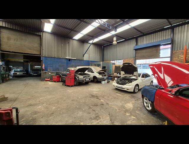 1,480M² FACTORY FOR SALE IN ANDERBOLT